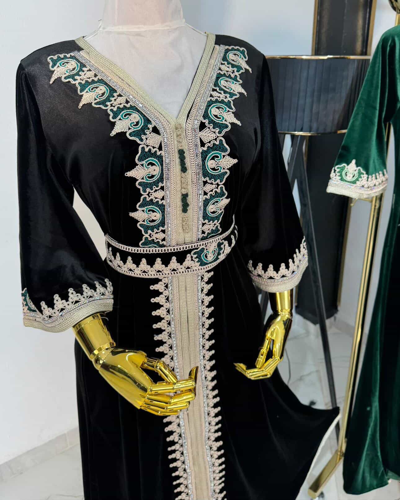 قفطان مغربي مطرز - صورة 4