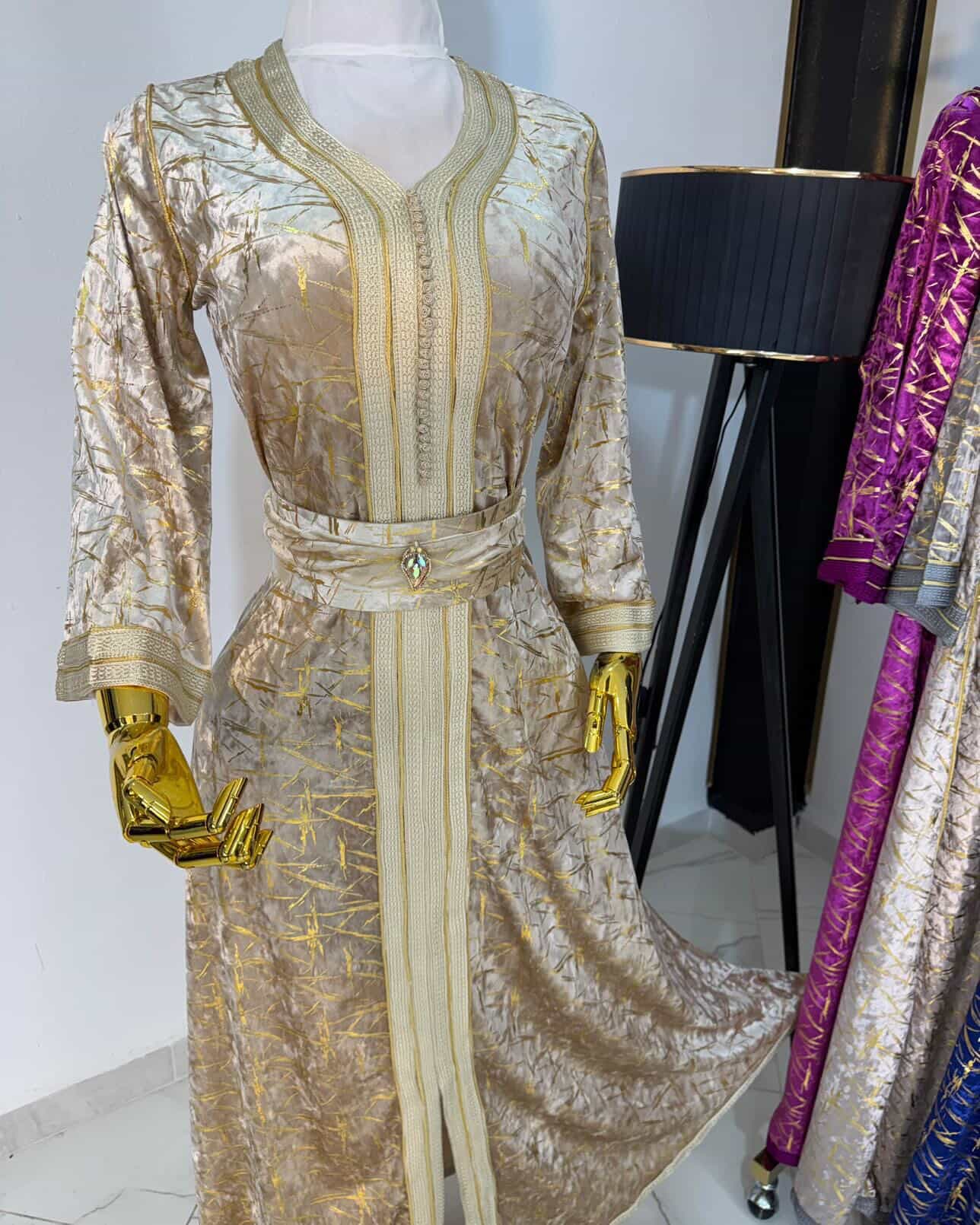 قفطان بروكار بحزام - صورة 4