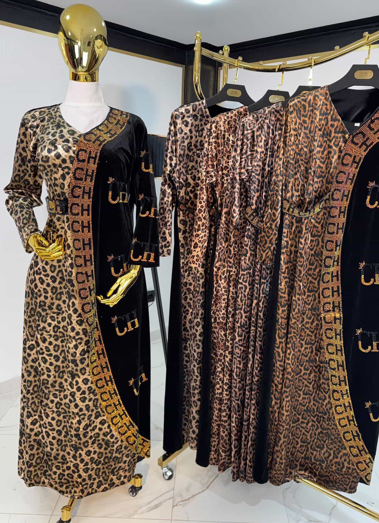 فستان طويل بلوحات نقشة الفهد